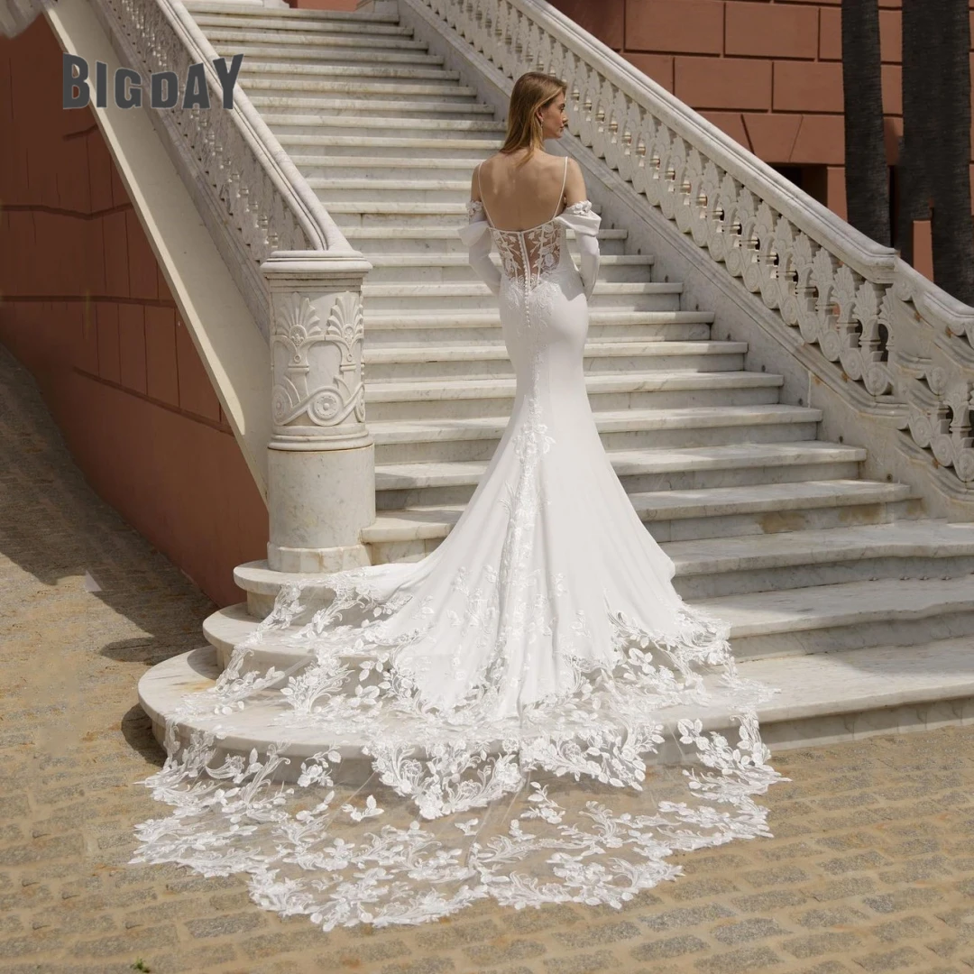 Robe de mariée sirène avec appliques en dentelle pour femme, bretelles spaghetti, col en V, train de balayage, robe personnalisée exquise, 2024