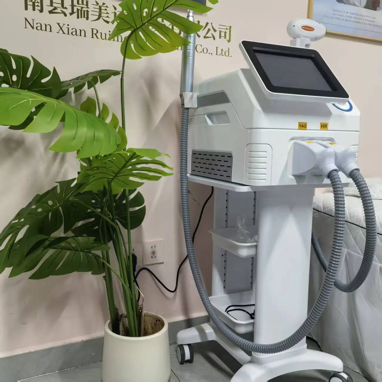 

Professional 2 IN 1 Diode Laser Hair Removal Machine Picosecond Laser ND YAG Tattoo Removal Device 3 Waves 755 808 1064NM