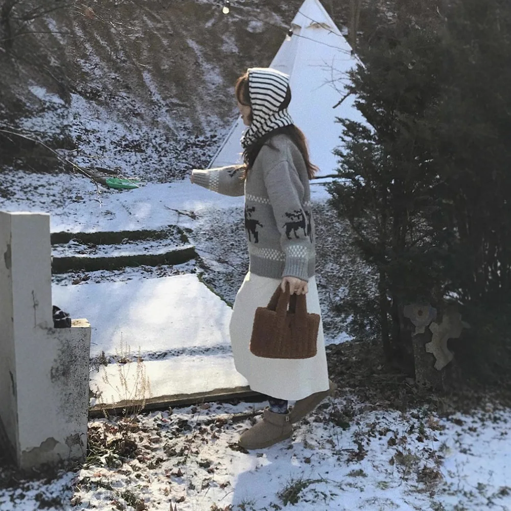 

Cisas Deer Embroidery Turn-down Collar Sweater Women's Loose oulder-knitted Winter Faion Korean Sle Camere Wool