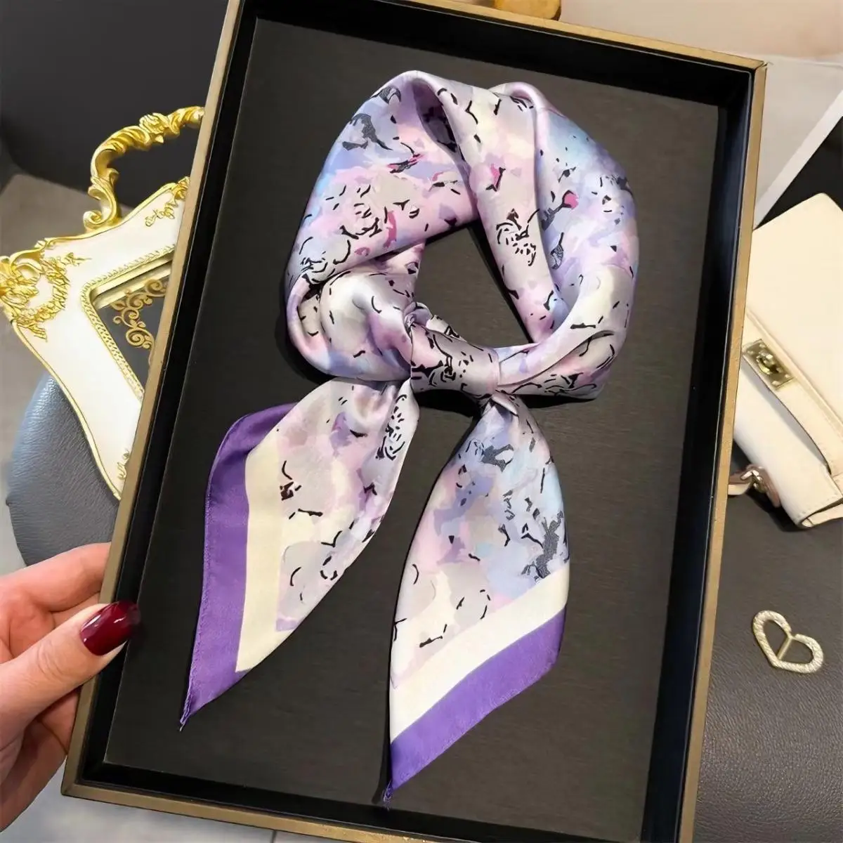Elegante Bufanda Morada con Bloques de Color, Ligera, Tipo Seda, para Mujer, Uso Diario, Regalo, Pañuelo para el Cuello, Cinta para la Cabeza, Satén Chic, Bufanda para Dama
