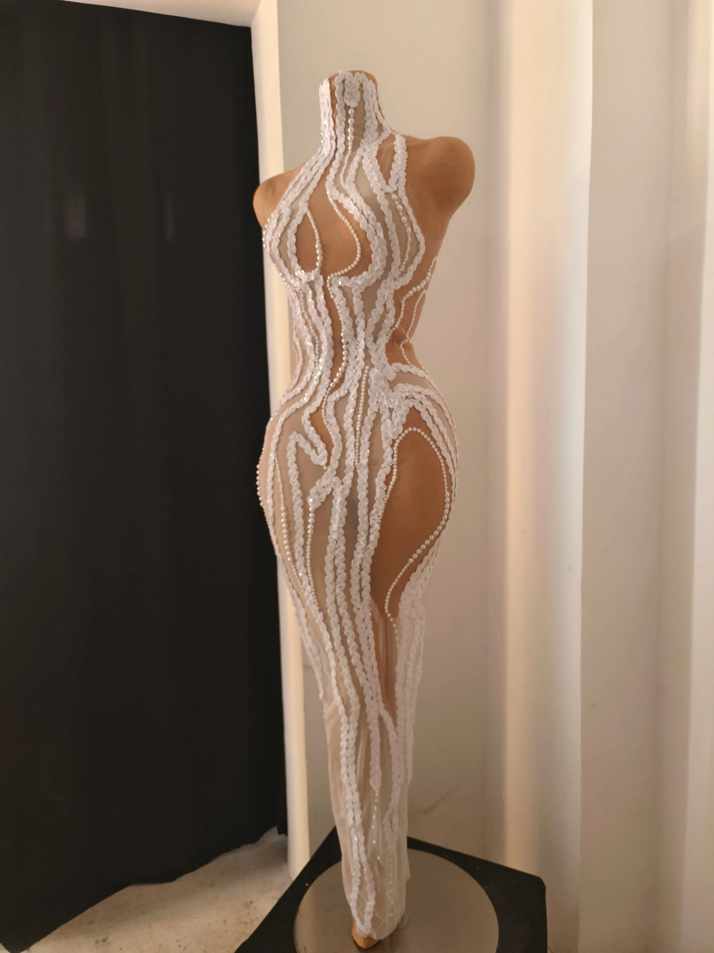 

Refined White Pearl Maxi Dress Women Sexy Halter Neck Sheer Mesh Lace Trim Bodycon Mermaid Outfit Formal Event Costume