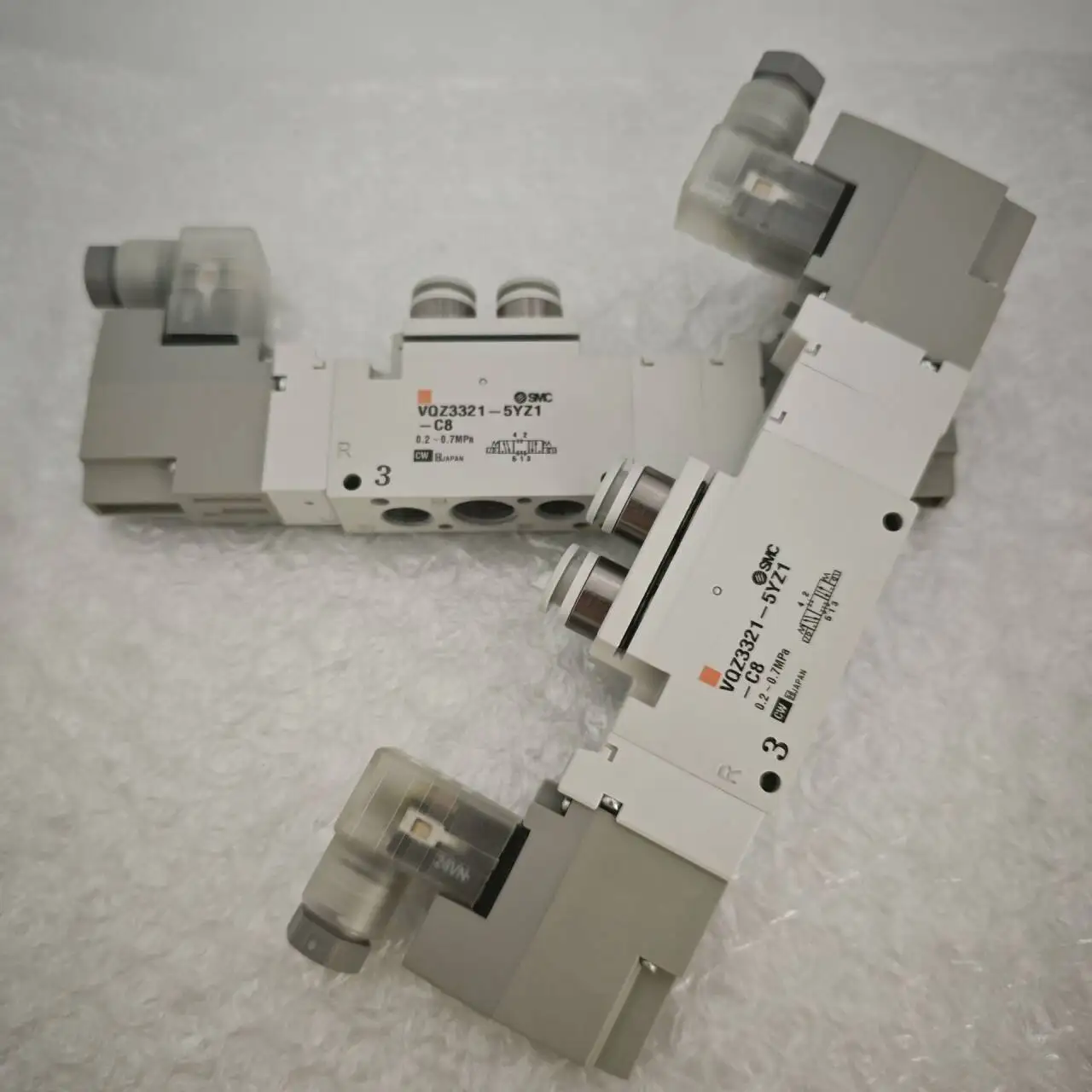 

Genuine SMC Spot Solenoid Valve VQZ3321-5YZ1-C8 VQZ2151-5YZ1 Five-way Pilot Operated Solenoid Valve