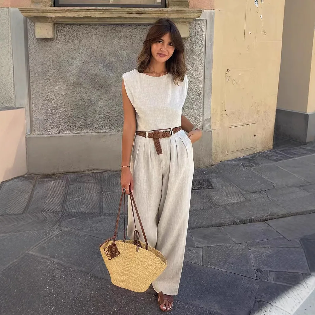 

New Cotton and Linen Set for Spring and Summer 2025 Is Elegant Featuring A Sleeveless Vest and Wide-leg Trousers A Two-piece Set
