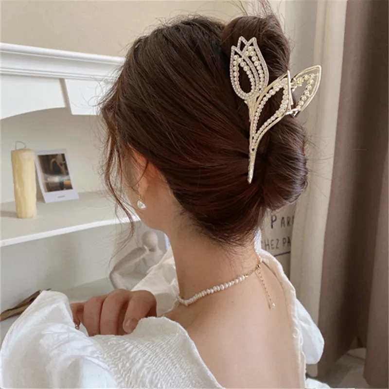 Fashion pearl tulip catch clip female summer large Ponytail Claw Clip shark clip geometric  WOMAN HAIR CLIP Heawear accessory