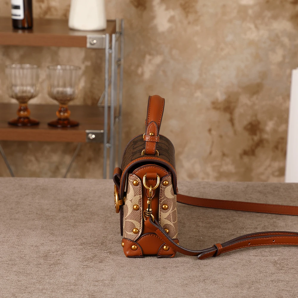 New Minimalist and Fashionable Small Handbag, Contrasting Color Women's Bag, High-End Carriage Crossbody Bag, Portable Box Bag image 3