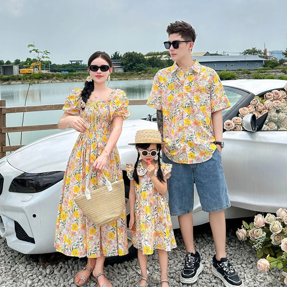 

Resort Couple Family Vacation Clothes Mom Daughter Floral Dresses Holiday Dad Son Shirts Korean Brother Siater Matching Clothing