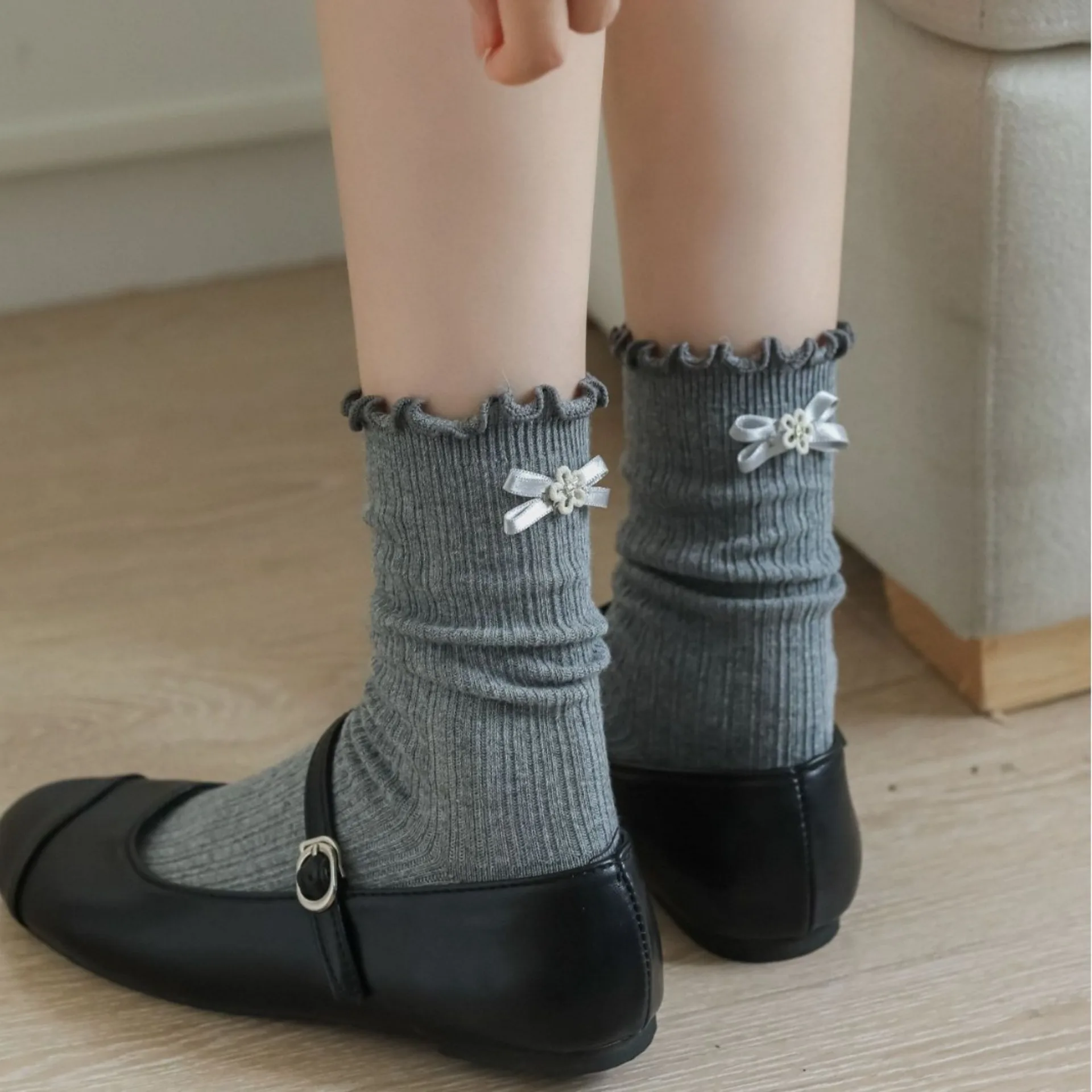 Exquisite Mid-calf Socks Followed By Sweet Ribbon Bow Jk Pile Solid Color Socks for Women Japanese Style