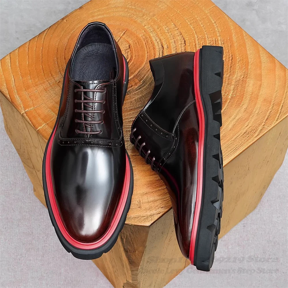 2025 جديد براءات الاختراع والجلود سميكة وحيد الارتفاع زيادة حذاء رجالي النمط البريطاني الأعمال رئيس كبير الدانتيل يصل أحذية من الجلد عادية