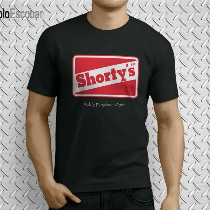Shorty T-Shirts im Test: Warum dieses Modell bei Männern im Sommer 2024 so beliebt ist