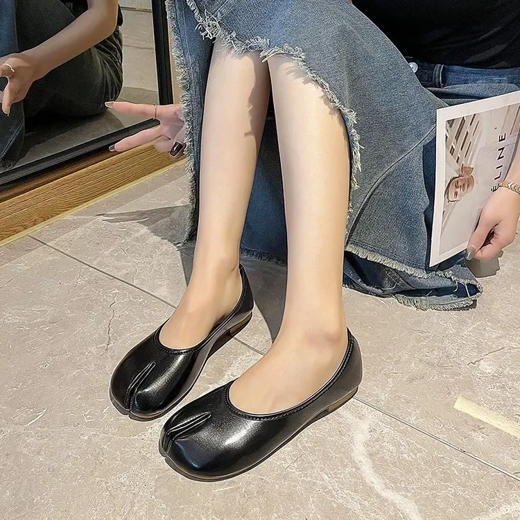 Caramel Afternoon Tabi Ballet Flats for Women Split Toe Soft Leather Memory Foam Insole Non Slip Daily Footwear