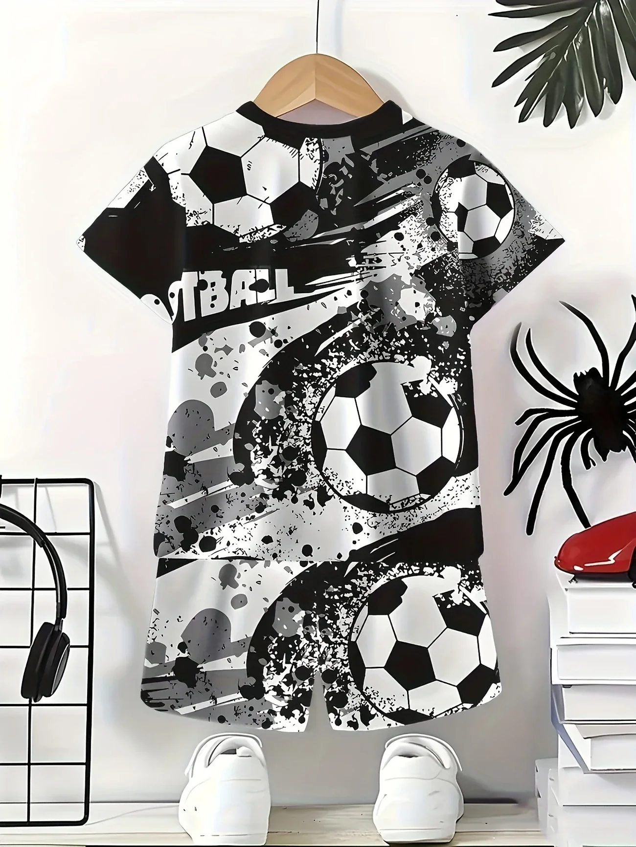 Fashionable 3D Printed Graffiti Pattern Casual Pullover Short Sleeved Shorts T-shirt, Boys' Outdoor T-shirt Shorts Set