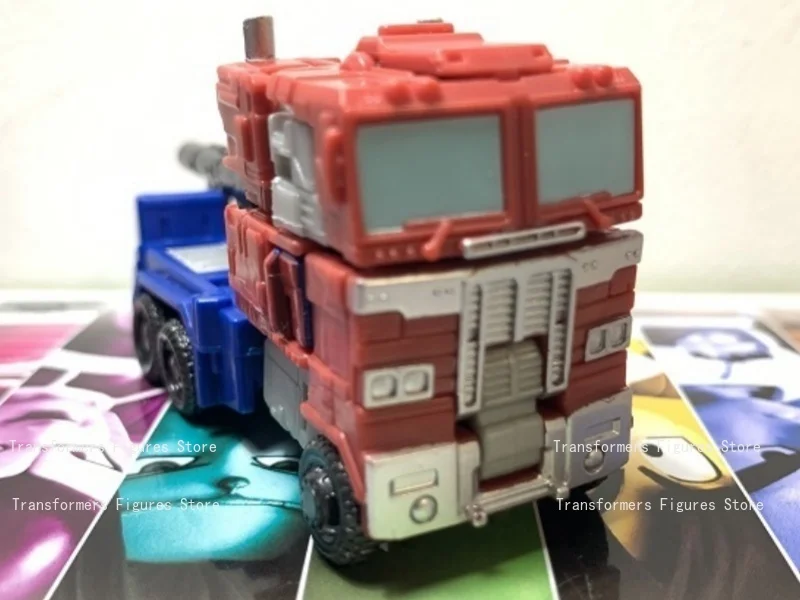 Disponibile Trasformatore Serie G WFC-K1 Optimus Prime G1 Film Cartoon Action Figure Anime Robot mobile Giocattoli da collezione popolari