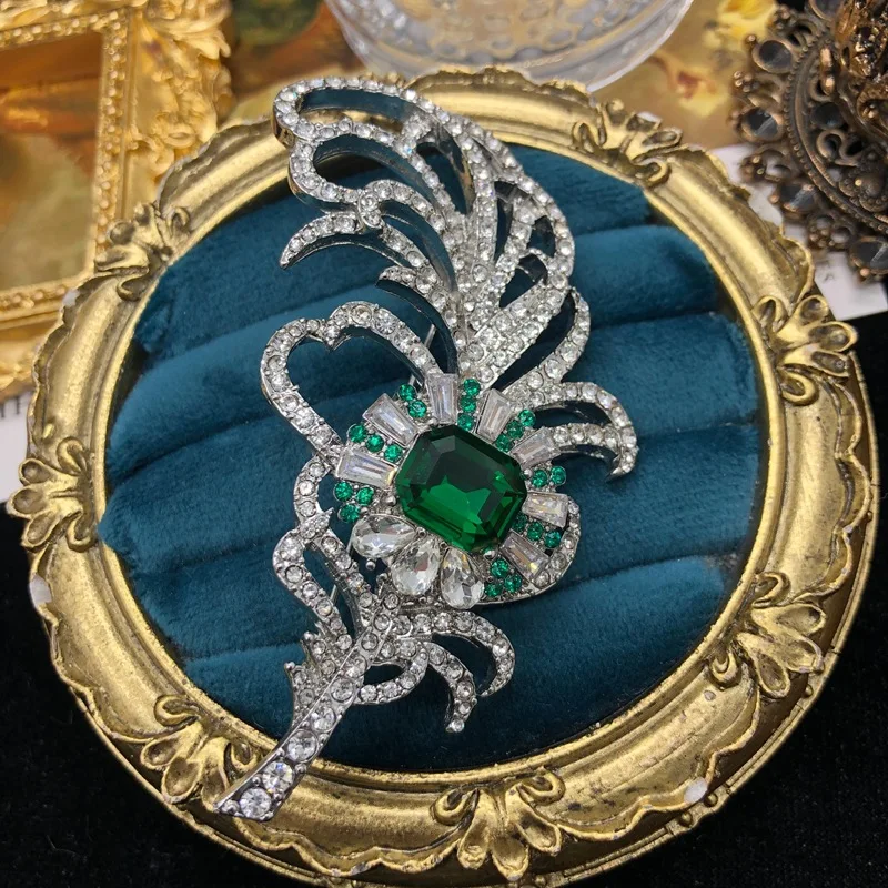 Vintage Medieval Jewelry Set for Women Diamond Studded Emerald Feather Brooch Lady's Statement Wedding Evening Dress Accessories