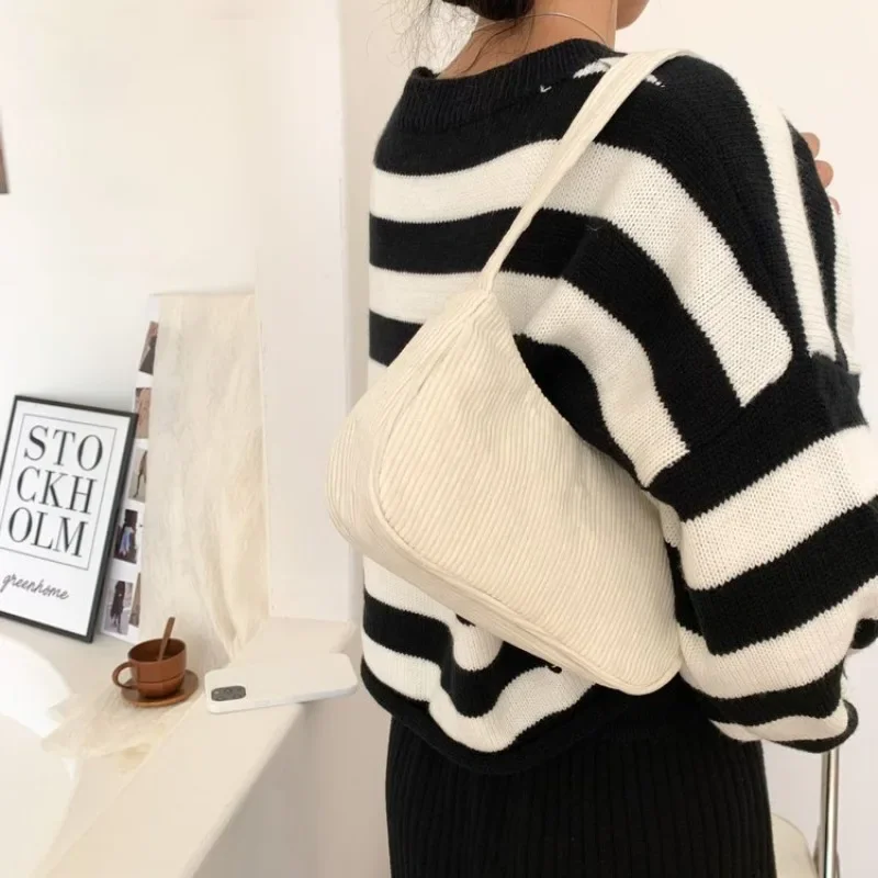 2024 Autumn and Winter New Portable Small Square Bag Plush Shoulder Fashion Retro Corduroy Underarm Baguette Bag Handbag