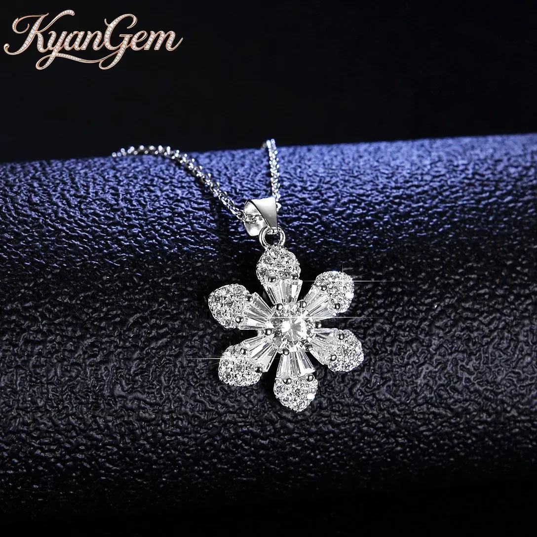 KyanGem Platinum PT950 Set Diamond 1-carat Moissanite Necklace 18K Platinum, Women's Camellia Pendant Simple Collarbone Chain