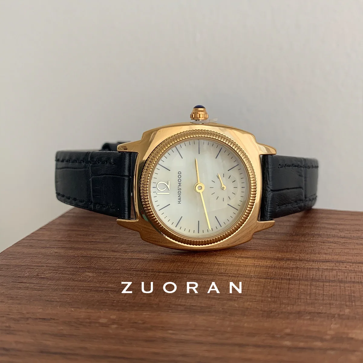 Elegant women's watch square design luxurious feel leather-wrapped quartz watchtrendy women's watchhighend selection of watches.