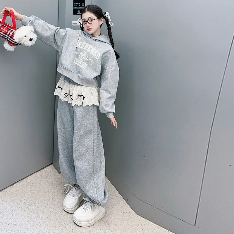 

Спортивный костюм для девочек-подростков, осенний корейский детский свитшот с капюшоном и буквенным принтом для девочек-подростков, кружевные лоскутные брюки с бантом