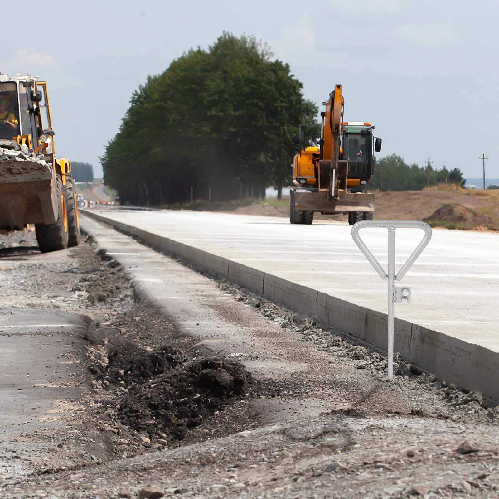 

Galvanized Grounding Rod for Outdoor Projects Home Use Electrical Safety Protects Electrical Equipment Grounding Spike Driving