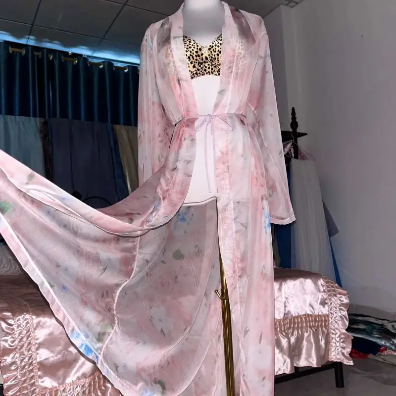 ผ้าไหมสีชมพูพิมพ์ดูผ่าน Nightgown ชุด Ruffled Suspender ชุด Robe กับเข็มขัด Silky Touch Nightdress Plus ขนาด