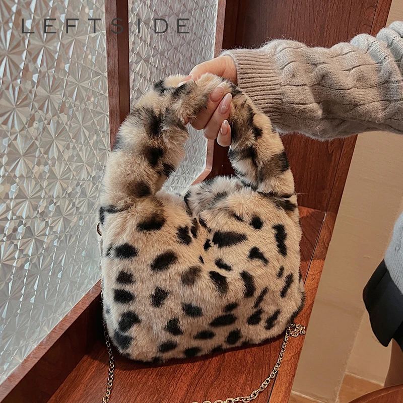 

LEFTSIDE Small Faux Fur Shoulder Bag for Women Soft Plush Crossbody Bag Winter Fashion Casual Purse Warm Luxury Chain Handbag