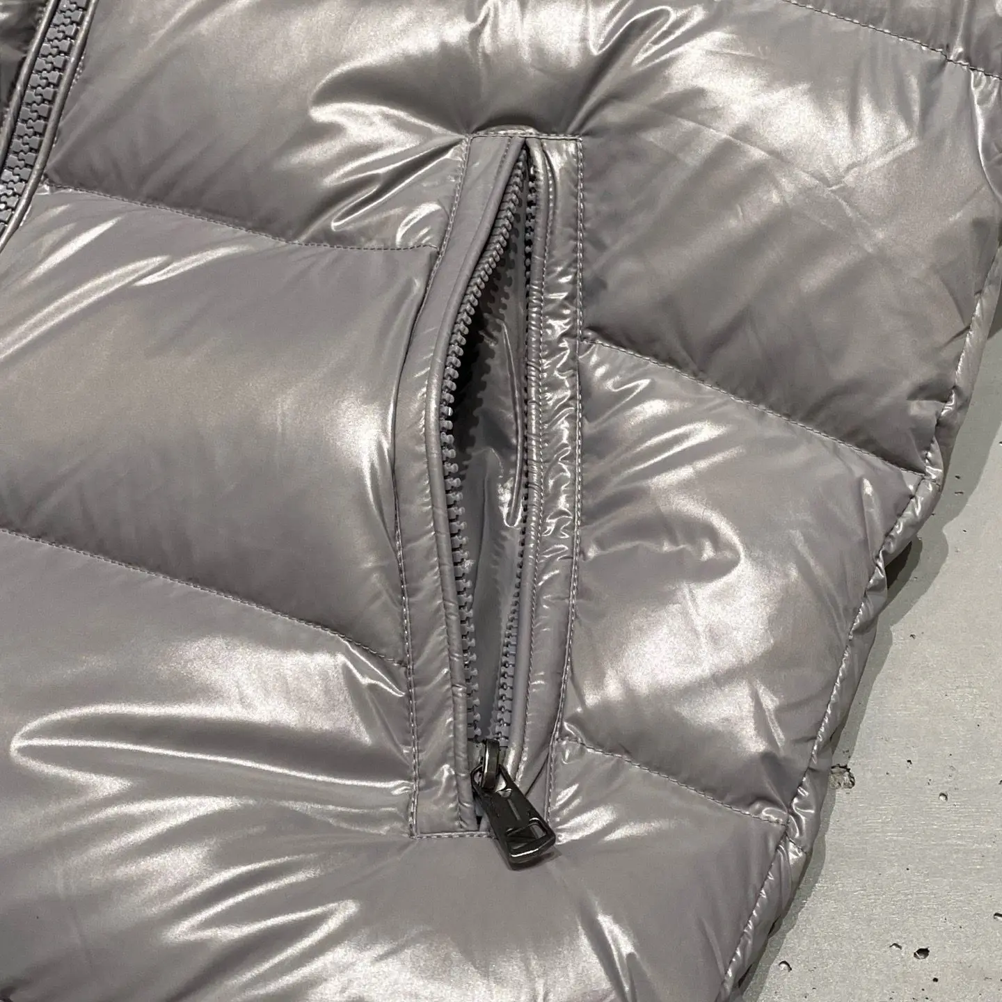 حار بيع 2025 جديد الشتاء قصيرة أسفل سترة الرجال النساء ، 90% الأبيض أوزة ريشة ، عالية اللمعان النايلون للماء يندبروف معطف دافئ #2