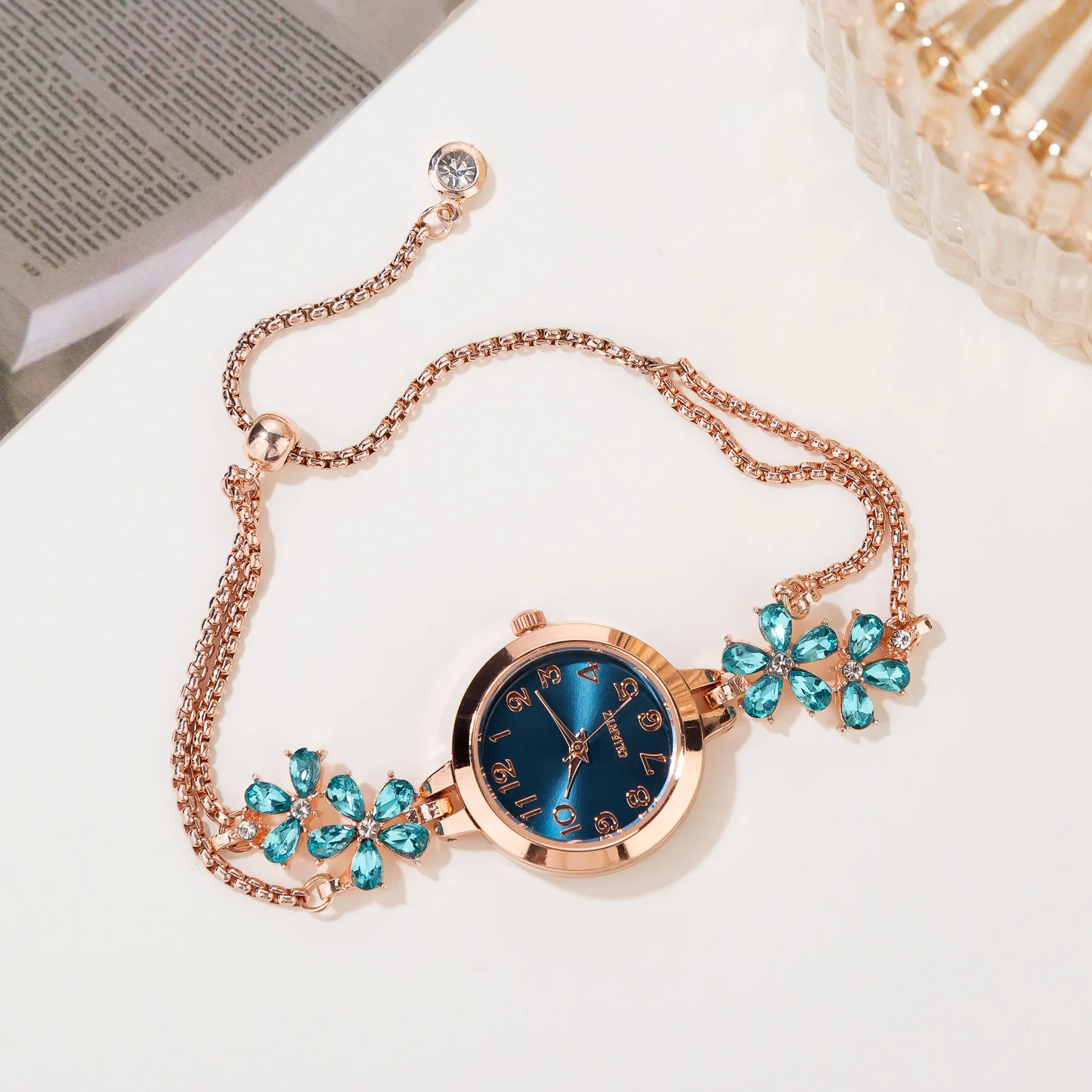 Exquisito Reloj para Mujer con incrustaciones de diamantes de imitación para trébol, relojes para Mujer, Reloj de pulsera ovalado de cuarzo a la moda, relojes de pulsera, Reloj para Mujer