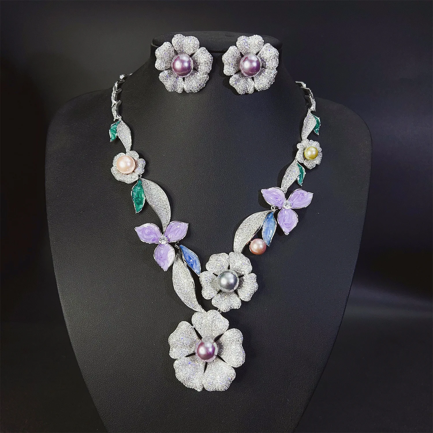 

Luxurious Noble Zircon Large Flower Colored Pearls Necklace Earring Two-Piece Set Fantastic Woman Jewelry Set High-Quality New