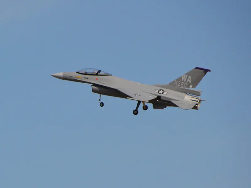 HOOKLL F16 70mm EDF RC Airplane Model High Power Simulated Scale Aircraft With Landing Gear For Hobby Aviation Enthusiasts