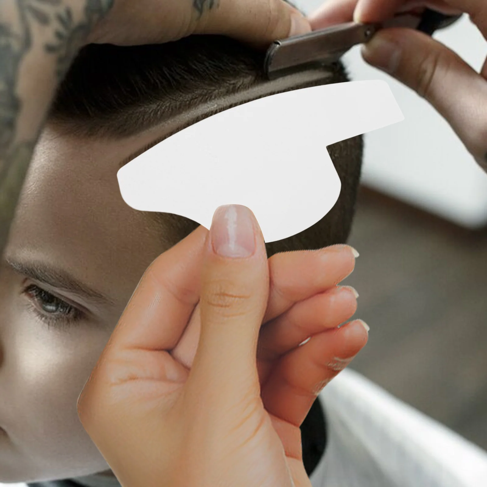 

1Pair Card Comfortable Scalp Fit Barber Line Up Tool Beard Shaping Tool Hairline DIY Maintenance Guide