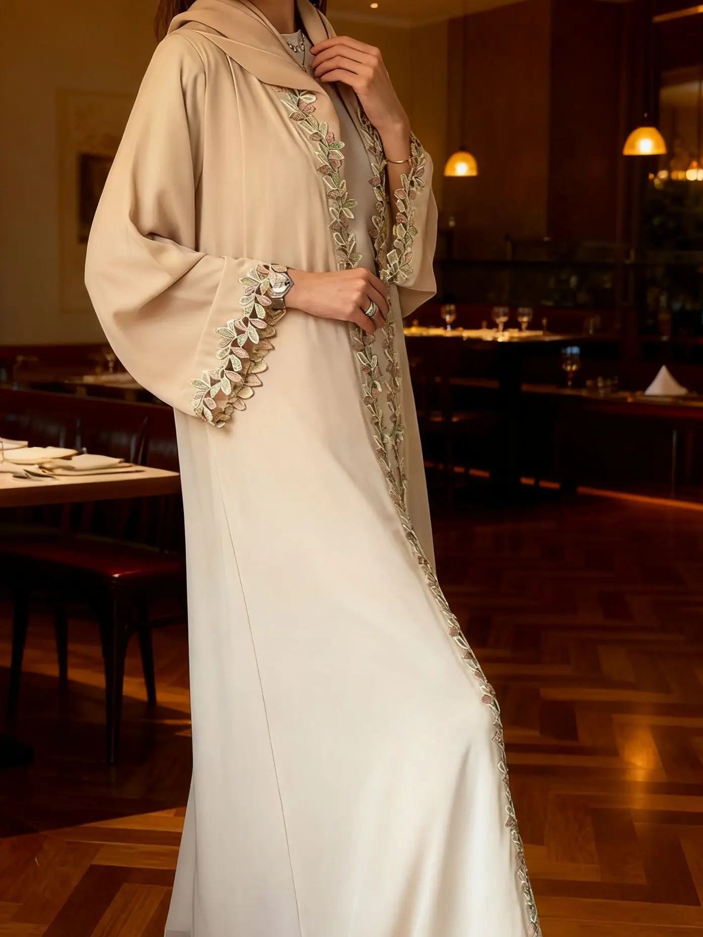 Dubai Abito da donna modesto alla moda Abito lungo ricamato Kimono aperto Cardigan Abbaya Ricamo floreale Turchia Abito arabo islamico