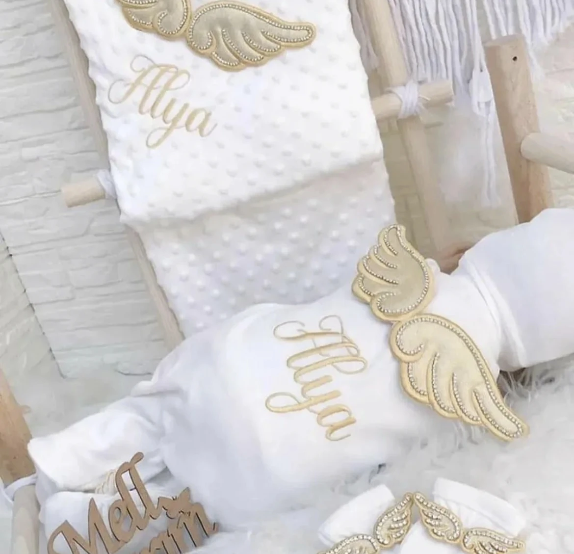 

Dollbling 10pcs Wings Outfits Any Name Personalized Sweetwood Embroidery Gift Set Baby Pajamas Hat Welcome Home Ceremonial dress