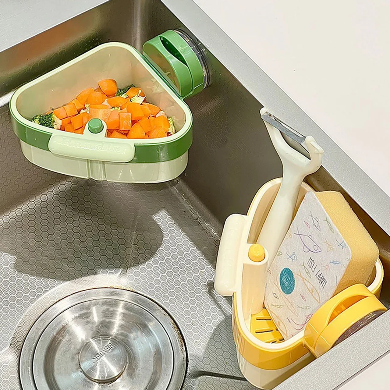 

Triangular Suction Cup Sink Strainer, Vegetable Washing and Leftovers Filter Basket, Kitchen Drain Filter Rack