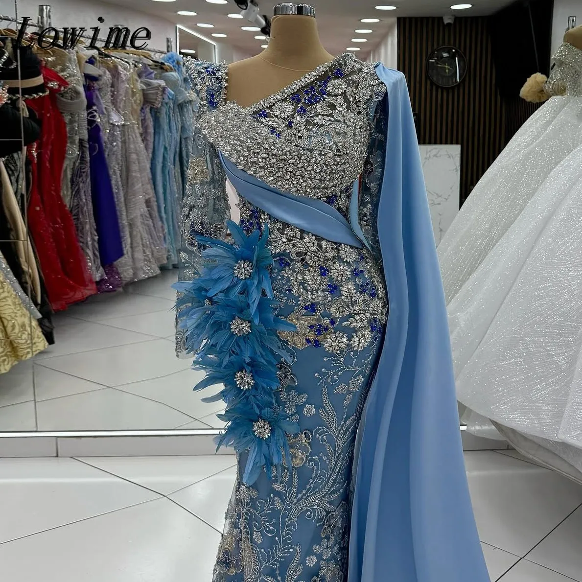 

Gorgeous 2025 New 3D Feather Flowers Mermaid Evening Dresses Sky Blue Full Beaded Rhinestones Long Prom Party Gowns Customized