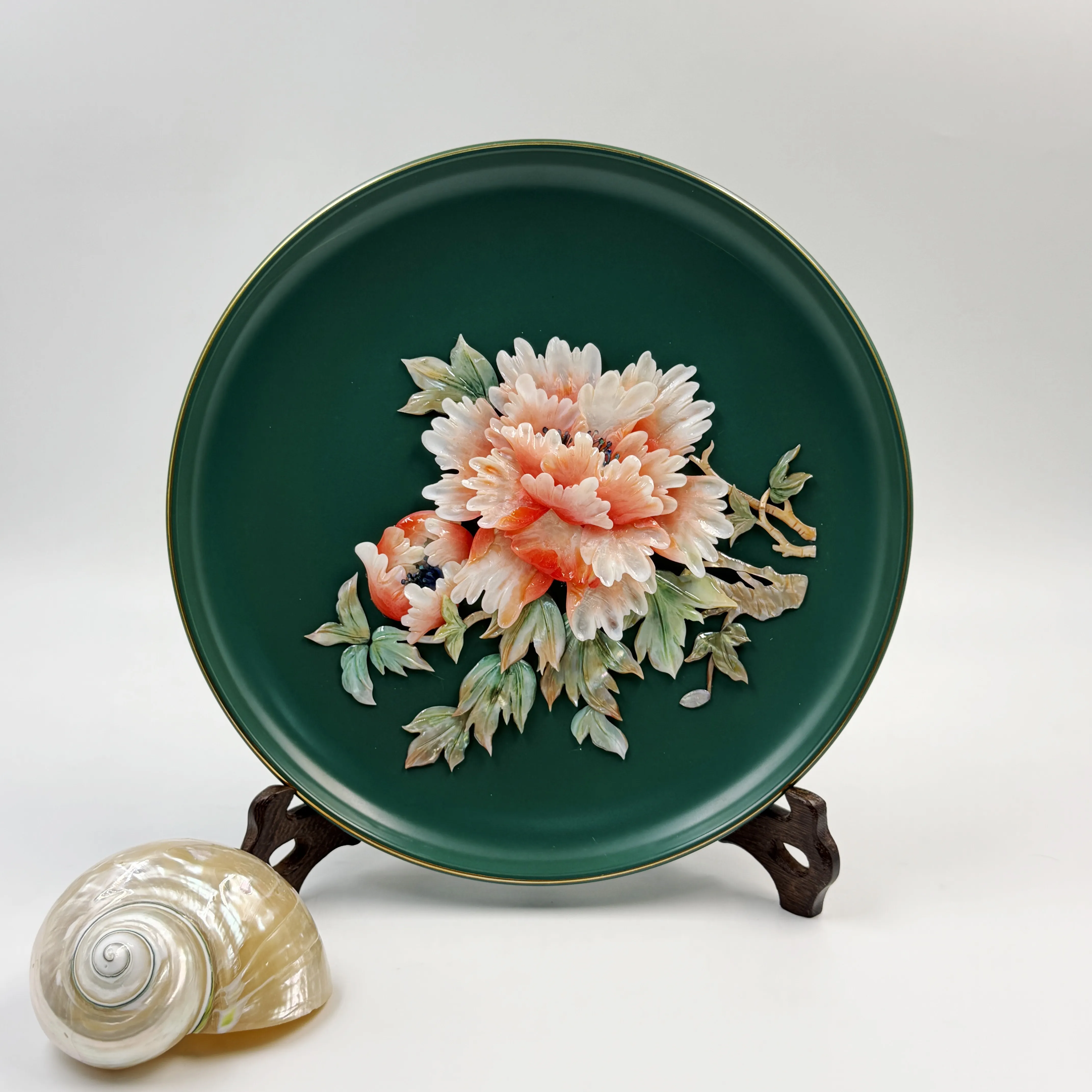 Green Gold‑Trim Peony Shell‑Carving Plate, Chinese New‑Year Handmade Keepsake Gift