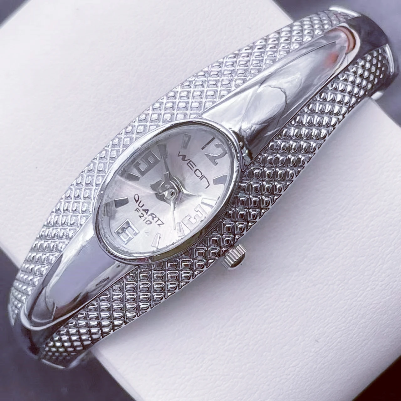 2023 Trend Fashion Flash Silvery Black Bracelet Watch Charm Female Jewelry