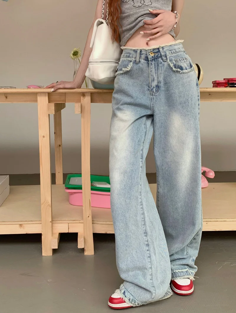 Gewaschene blaue Jeans mit zerlumpter Kante für Frauen im Herbst neue Hose mit hoher Taille und weitem Bein, Hose mit geradem Bein