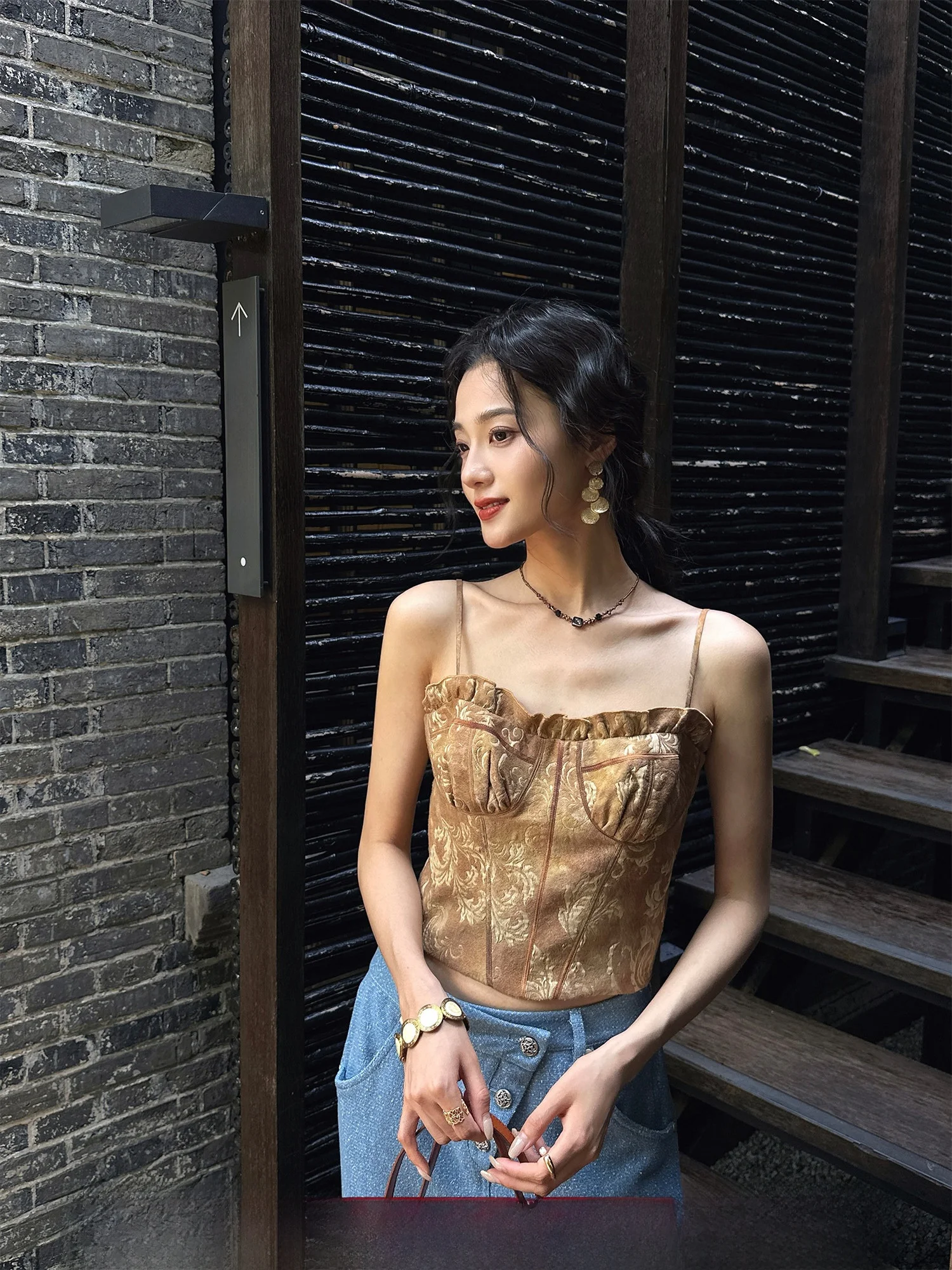 

Новый женский топ-жилет Secret Language в китайском стиле с тонкими бретелями, окрашенный растительными красителями, из полиэстера и шерсти, красивый, с эффектом древесного узла.