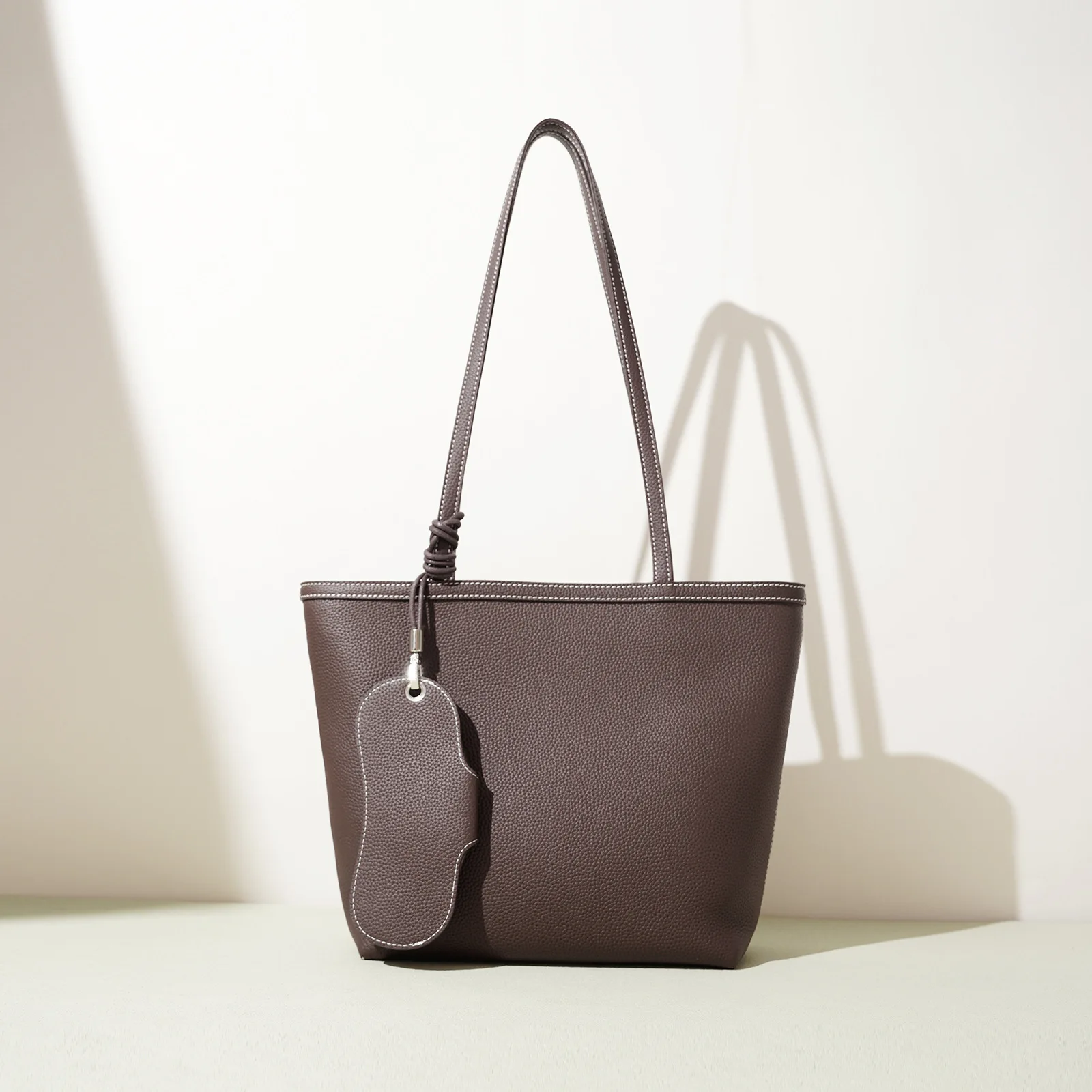 

Women's Genuine Top Layer Cowhide Tote Bag with Eyeglass Charm Large Capacity Daily Commuter Shoulder Handbag