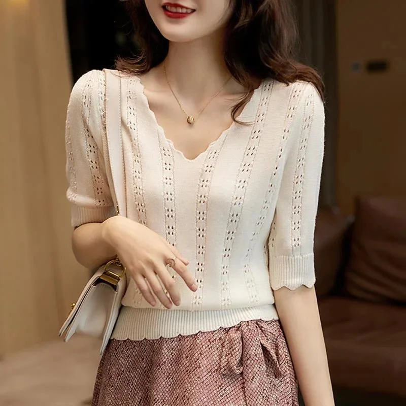 Blouses Top Femme Short Sleeve See Through Knitted Blouse Women Blusas Mujer De Moda Hollow-out V-Neck Pullover Shirts