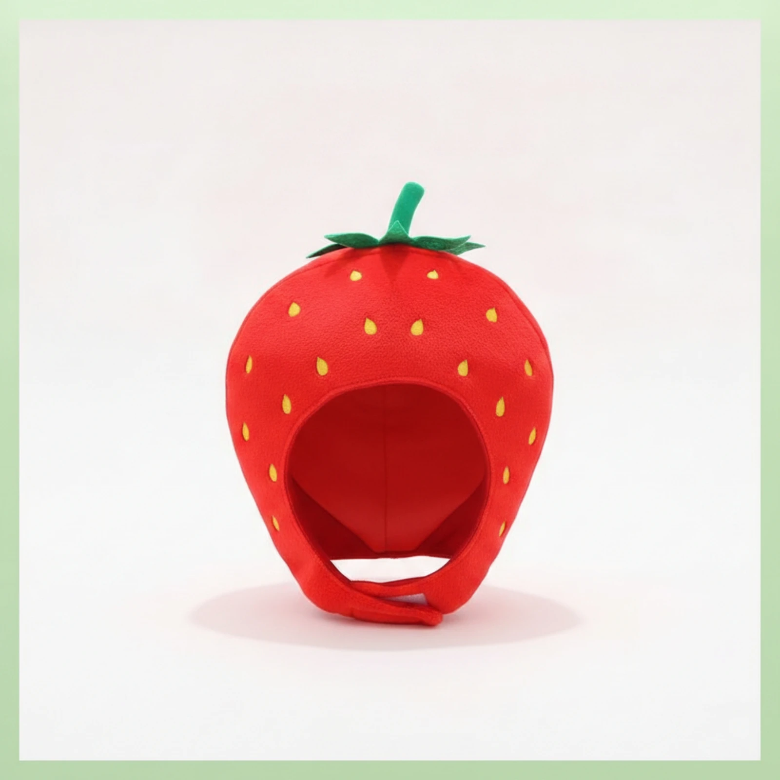 Cappello Vellutato a Forma di Fragola, Divertente Copricapo con Cinturino Sottogola, Comodo e Leggero per Cosplayer, Cosplay