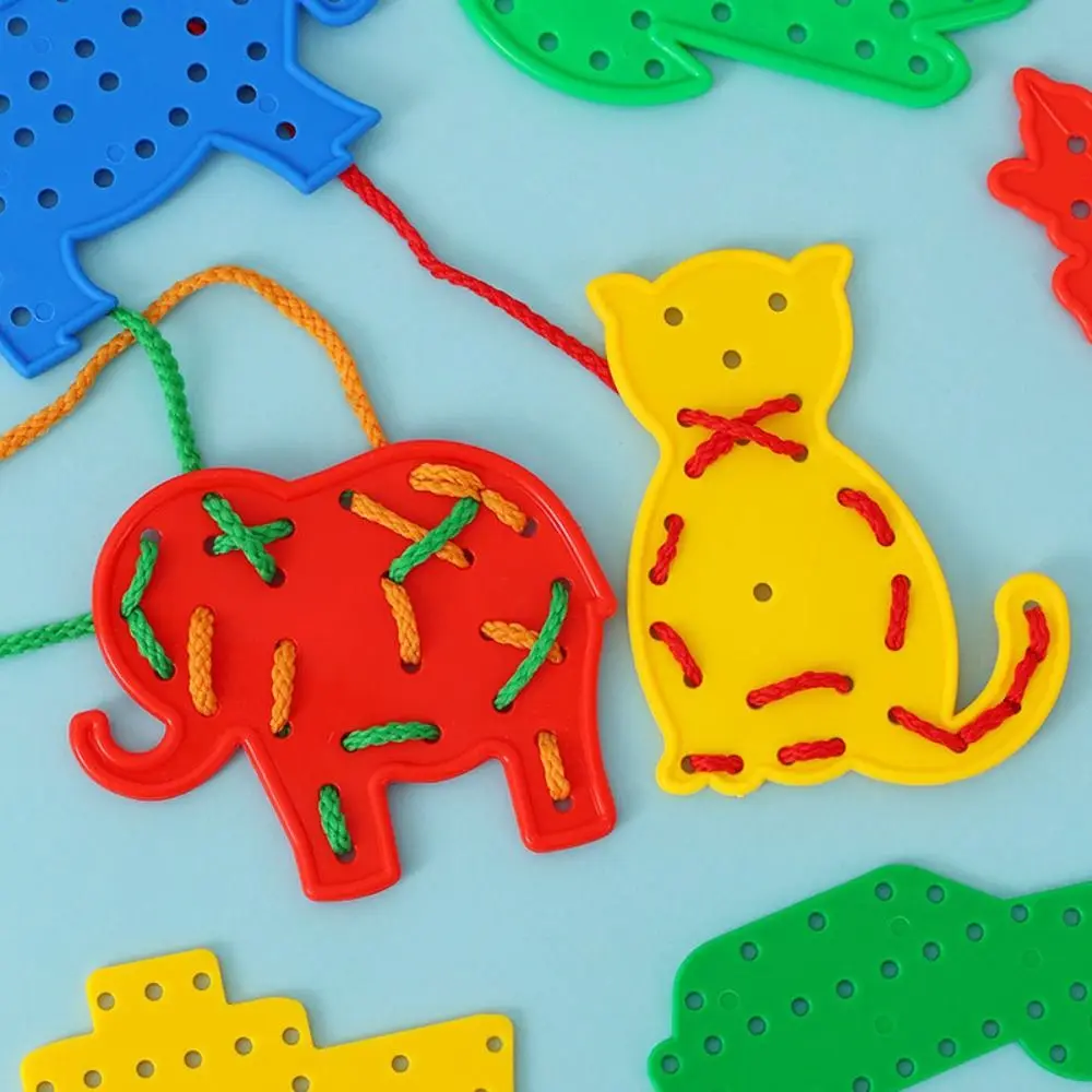 ของเล่นฝึกการร้อยเชือกพลาสติก ของเล่นเสริมพัฒนาการเด็กเล็ก Montessori เกมร้อยเชือกการ์ตูน ของเล่นเสริมทักษะการเรียนรู้
