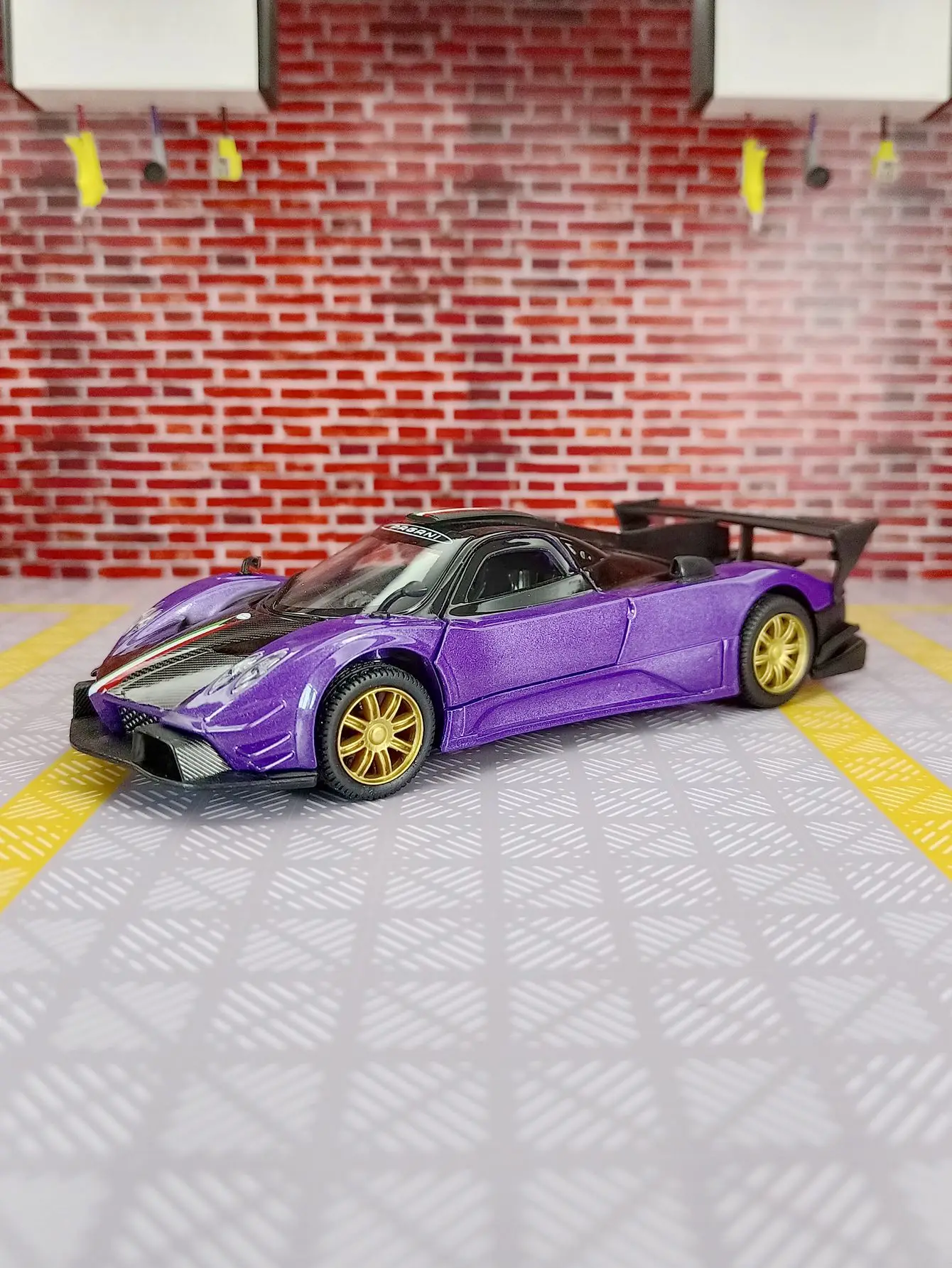 CCA 1:31 simulation Pagani Zonda Alloy Car Model has sound and lighting functions doors on both sides that can be opened view 4