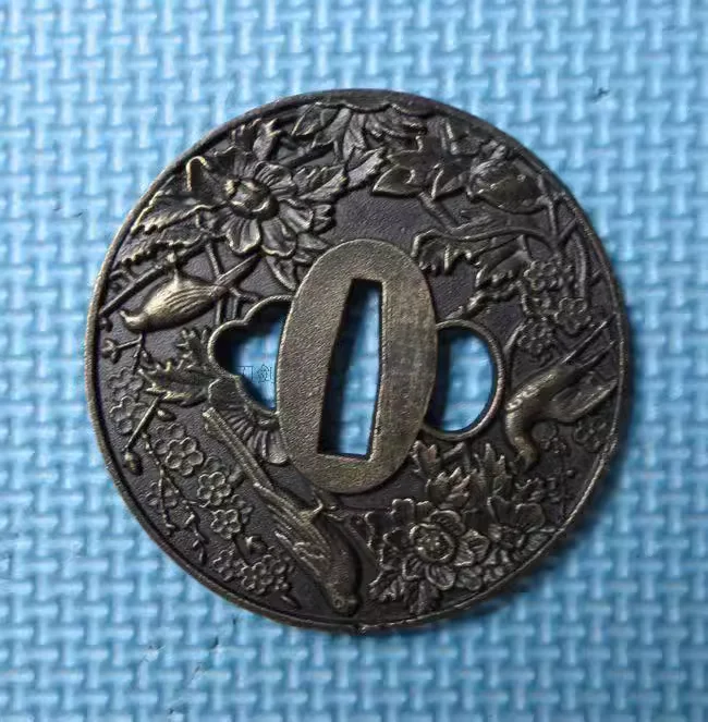

Vintage Iron Katana Sword Tsuba Bird Flower Shape Accessories for Japanese Samurai Katana Sword