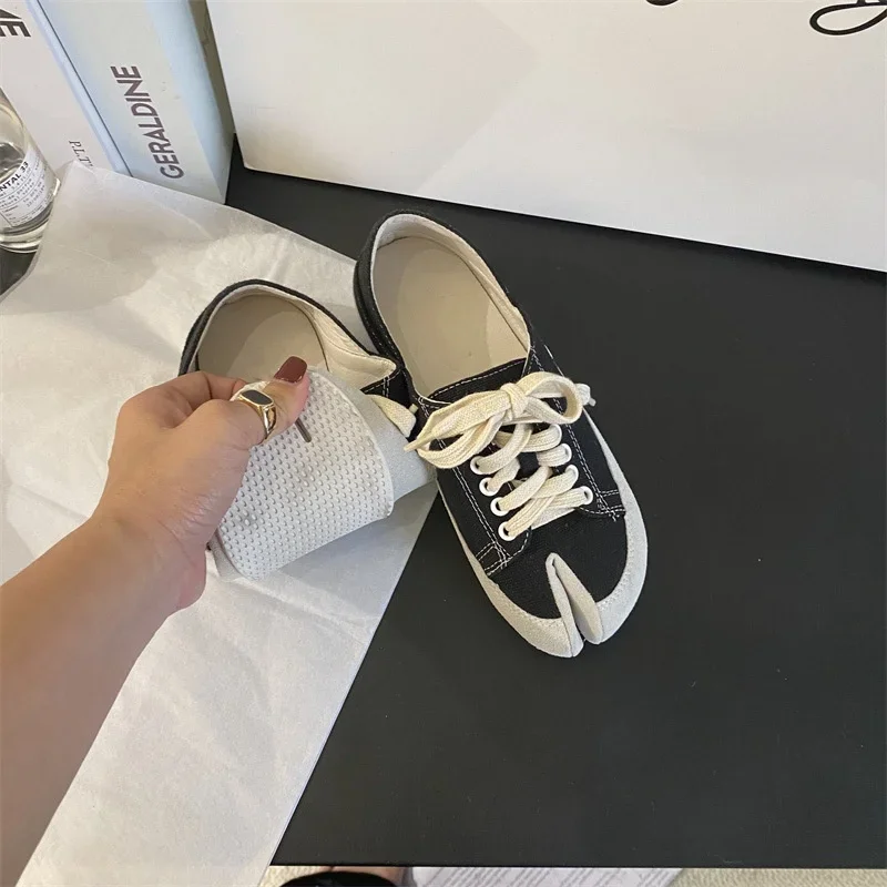 Lace Up Fashion Canvas Shoes Split Toe Vulcanize Footwear 2024 New Leisure Women Flats Spring Autumn Slip On Cozy Zapatosย Mujer