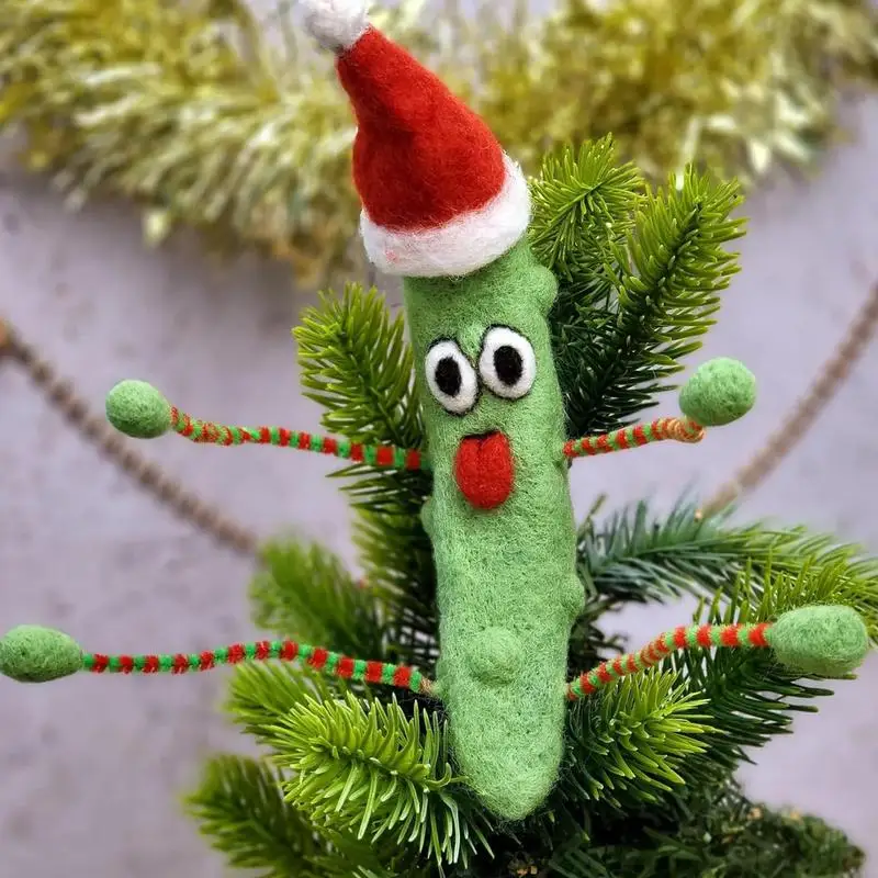 

Christmas cartoon Pickle Tree Ornament Funny Felt Pickled Cucumber Hanging pendant xmas Holiday Tradition Decor Party Favor