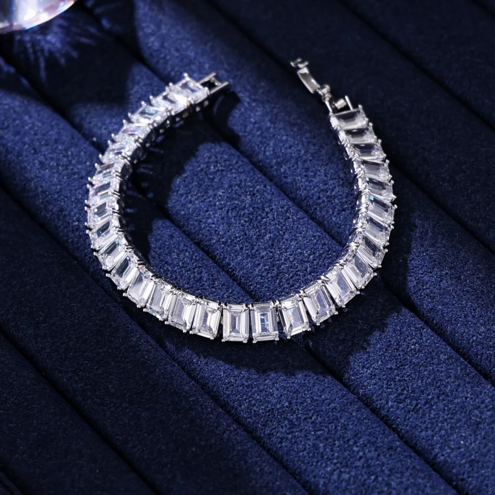 

Full Moissanite Tennis Bracelet 925 Sterling Silver Emerald Cut Diamond Women Wedding Rectangle Gemstone Bangle Jewelry Gift