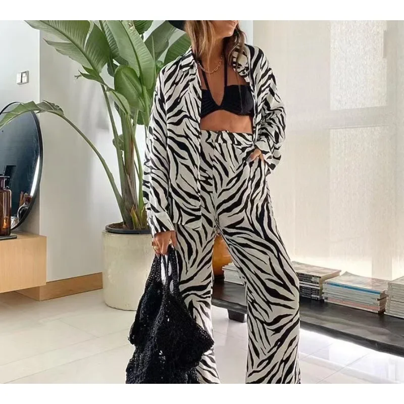 Loose Long-sleeved V Straight Pants, Dresses, Travel and Leisure Vacations European and American New Printed Suits