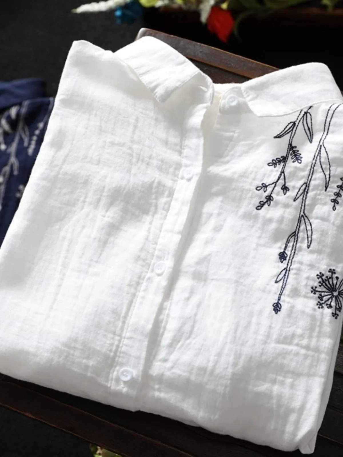 

Loose Long Sve Embroidered Cotton Linen irt Vintage Women's Premium Faion Artistic Sle Button Design Regular Length
