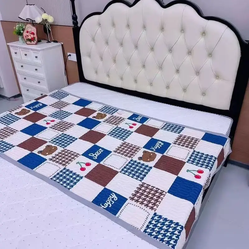 New Quilted Double Sided Dirt Resistant Mattress Pad Cover Four Season Simple Bed Cover For Students Single Bed Dorm Sofa