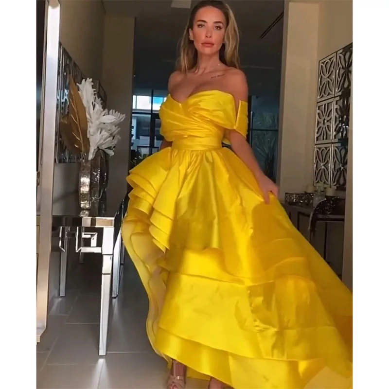 Elegante vestido De noche amarillo con hombros descubiertos para mujer, vestido De fiesta Formal plisado con volantes, tren De barrido, vestido De Graduación